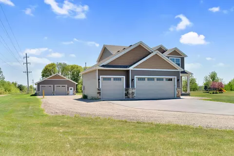 5045 390th St, North Branch, MN 55056