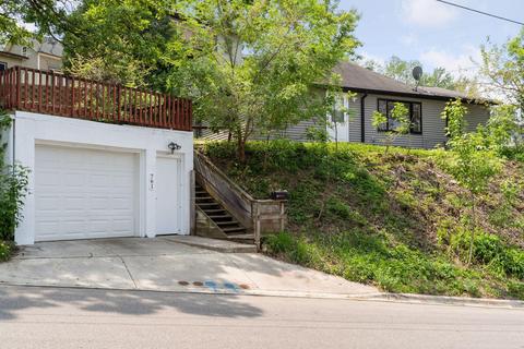 761 Sanford St, Red Wing, MN 55066