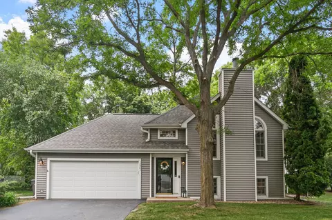 13961 Wellington Dr, Eden Prairie, MN 55347