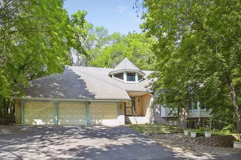 1030 Old Long Lake Rd, Wayzata, MN 55391