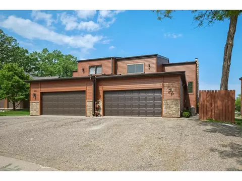 4052 Grainwood Trl NE, Prior Lake, MN 55372