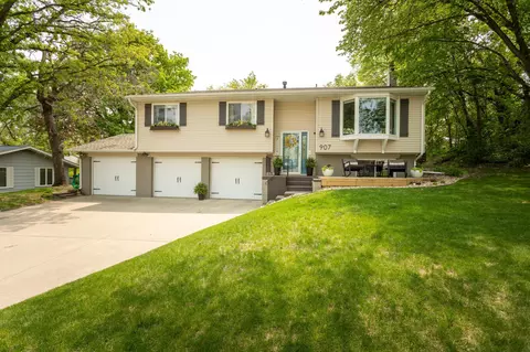 907 Viking St, Alexandria, MN 56308