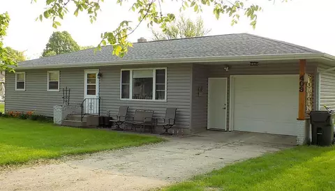 409 N Brown St, Winthrop, MN 55396