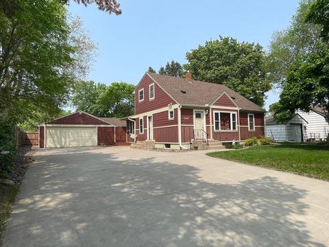 2447 Woodale Dr, Mounds View, MN 55112