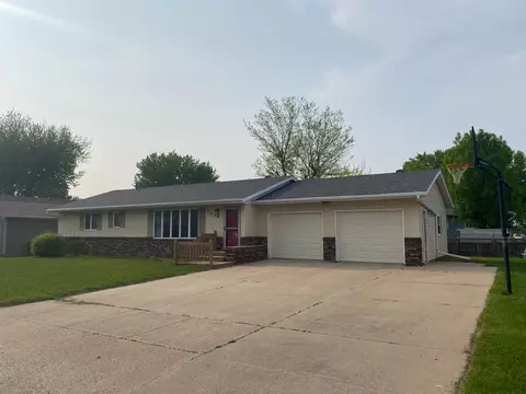 1912 Dorathea Blvd, Worthington, MN 56187