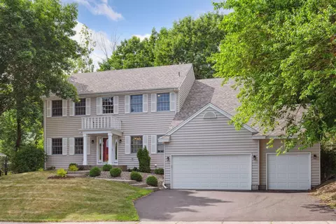8361 W 109th St, Bloomington, MN 55438