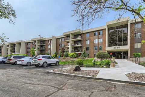 2485 Londin Ln E #120, Maplewood, MN 55119
