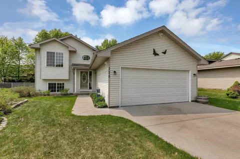 728 Sunwood Park Dr, Waite Park, MN 56387