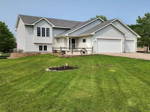 251 Ringneck Cir, Montrose, MN 55363