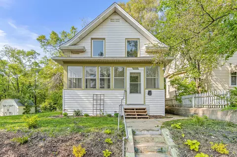 1069 Beech St, Saint Paul, MN 55106