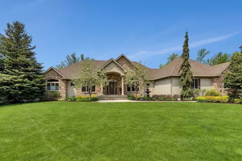 1716 Blackberry Cir, Sartell, MN 56377