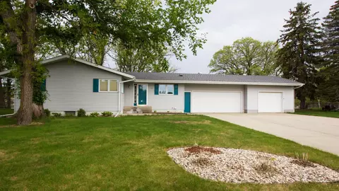 1706 Little John Ct, Thief River Falls, MN 56701