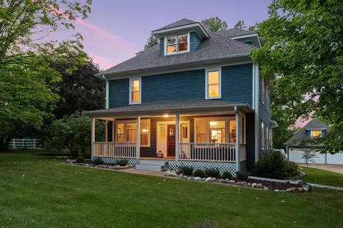 5720 Marsh Lake Rd, Chaska, MN 55318