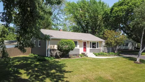 6132 Oak Knoll Dr, Woodbury, MN 55125