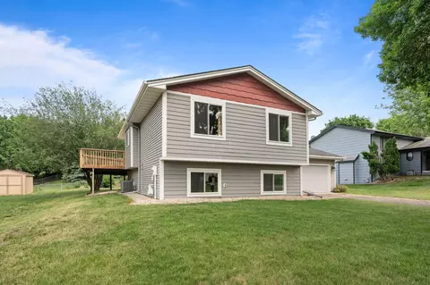 17020 Jonquil Ave, Lakeville, MN 55044