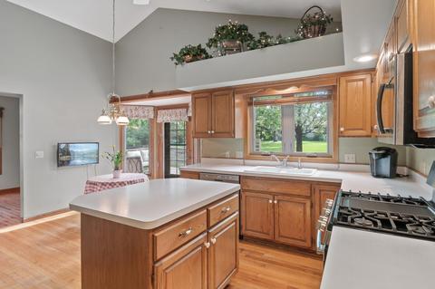 204 74th Way N, Brooklyn Park, MN 55444