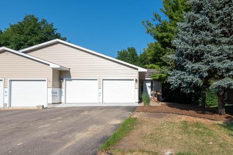 32 Restless Ct, North Mankato, MN 56003