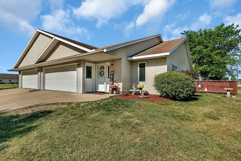 101 7 12 Ave, Arlington, MN 55307