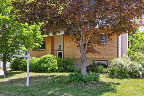 1204 41st St NW, Rochester, MN 55901