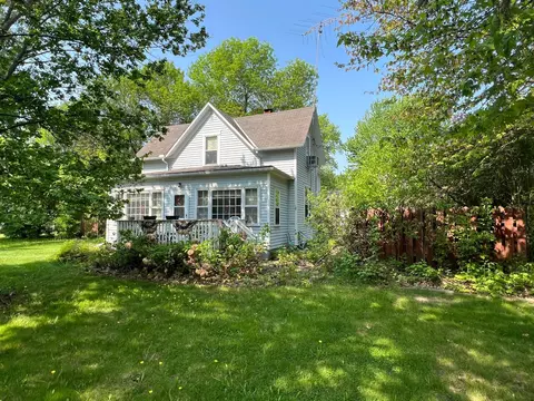 725 S Bremer Ave, Rush City, MN 55069