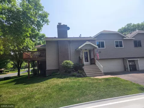 7001 Polaris Ln N, Maple Grove, MN 55311