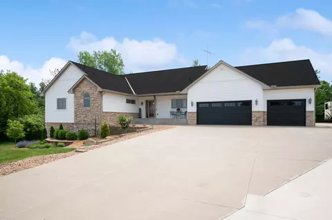10225 260th Ave NW, Zimmerman, MN 55398