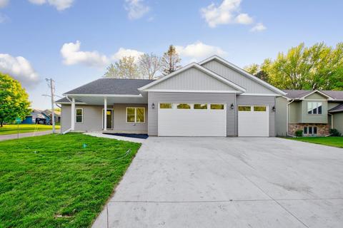 1136 Cuylle Ct, Faribault, MN 55021