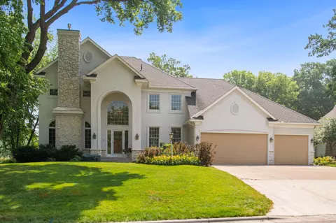 8377 Marsh Creek Rd, Woodbury, MN 55125