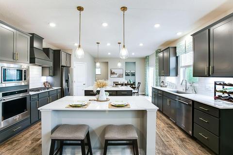 8402 Shire Ct, Woodbury, MN 55129
