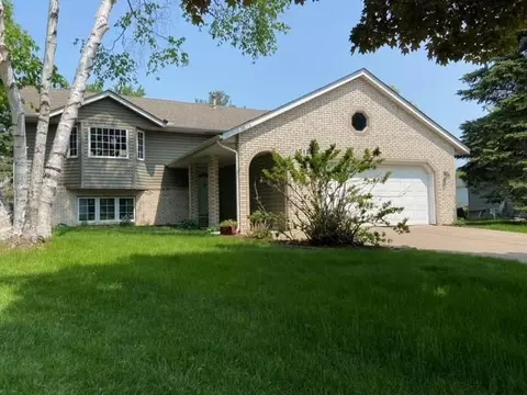 1312 Bridle Path Ct, Woodbury, MN 55125