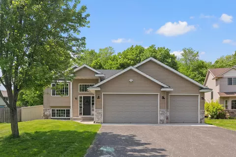 659 Kayla Ln, Hanover, MN 55341