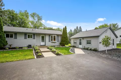 106 Vinewood Ln N, Plymouth, MN 55441