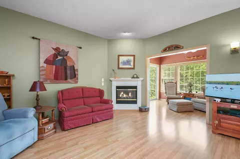 1134 Iris Dr, White Bear, MN 55127