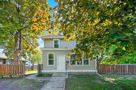 3755 5th Ave S, Minneapolis, MN 55409