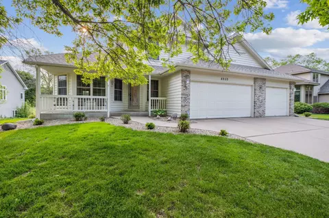 8932 Vickors Xing, Brooklyn Park, MN 55443