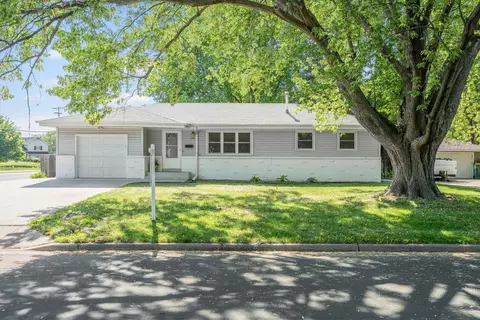 2701 Jersey Ave N, Crystal, MN 55427