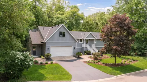 18215 Jonathan Cir, Minnetonka, MN 55345