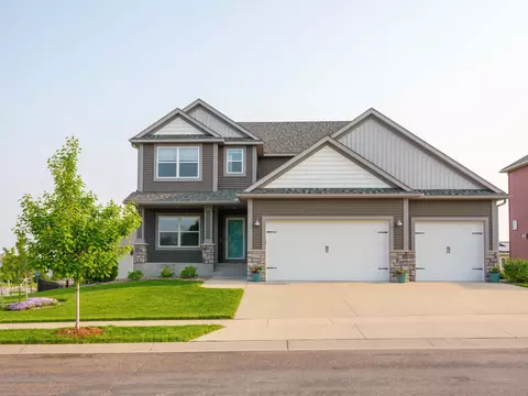 3599 Woodstone Dr SW, Rochester, MN 55902