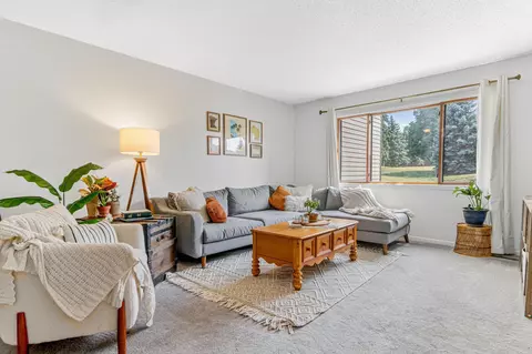 60 94th Cir NW #102, Coon Rapids, MN 55448