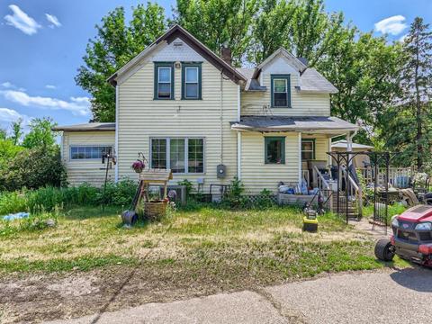 2015 Old Main St S, Cambridge, MN 55008