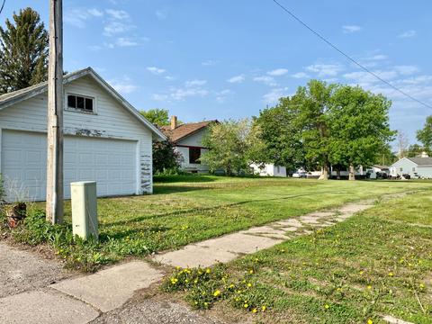 501 S 4th St, Milbank, SD 57252