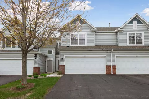 2744 Spy Glass Dr, Chaska, MN 55318