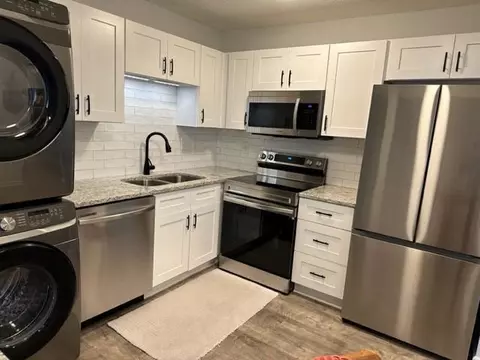 12600 Parkwood Dr #312, Burnsville, MN 55337