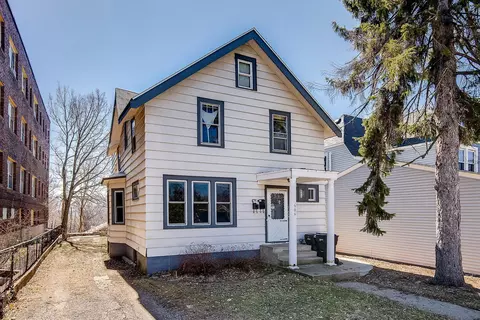 906 Saint Clair Ave, Saint Paul, MN 55105