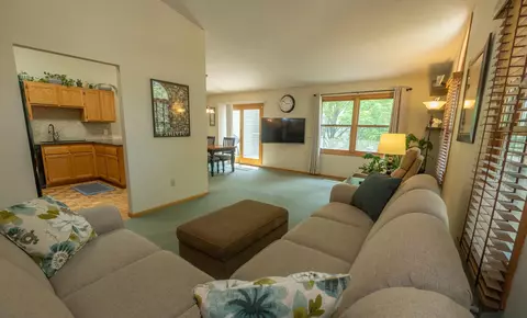 4201 Yew Pt, Eagan, MN 55122 photo 2