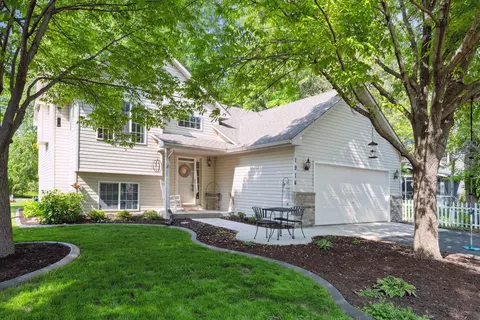 1914 Fischer Dr, Waconia, MN 55387