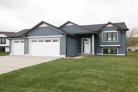 331 Spring Day Ct NE, Eyota, MN 55934
