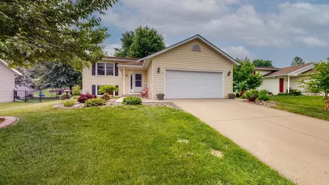 4536 Manor Brook Dr NW, Rochester, MN 55901