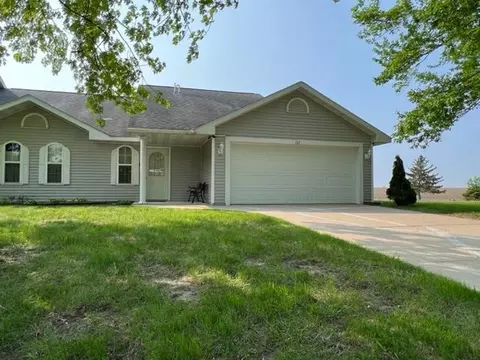 205 Lindstrom Ave W, Grove City, MN 56243