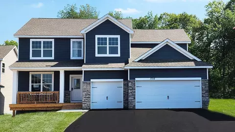 1716 August Dr, Shakopee, MN 55379